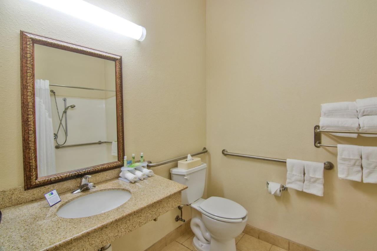 Holiday Inn Express Hotel & Suites Terrell By Ihg Esterno foto